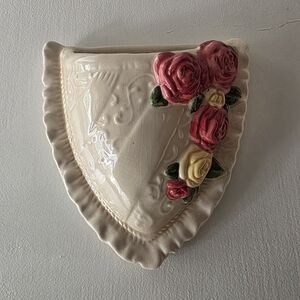 Y2K Floral Ceramic Wall Pocket Vase w/roses 7.25×7.25"
